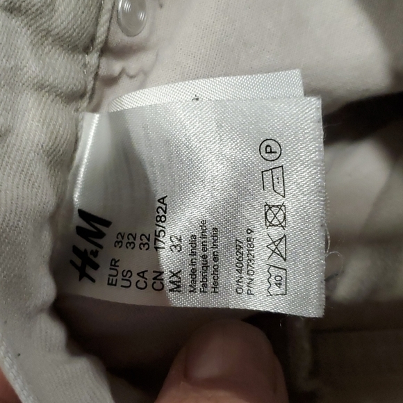 H&m white jeans,size 32 - Picture 4 of 6